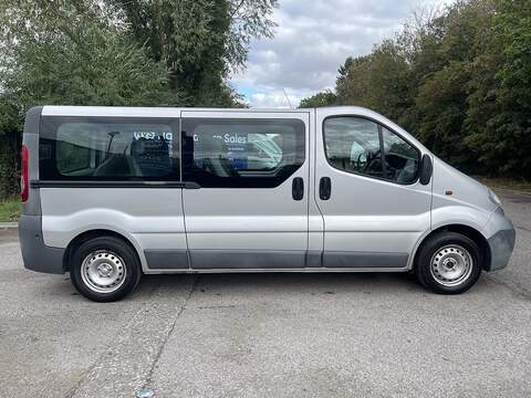 Vauxhall Vivaro 2.0 2900 CDTi 16v Combi FWD L3 H1 5dr - U1138