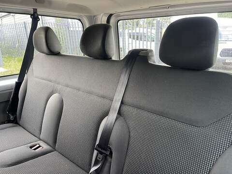Vauxhall Vivaro 2.0 2900 CDTi 16v Combi FWD L3 H1 5dr - U1138