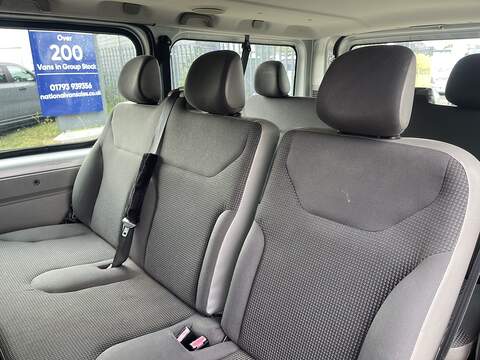 Vauxhall Vivaro 2.0 2900 CDTi 16v Combi FWD L3 H1 5dr - U1138