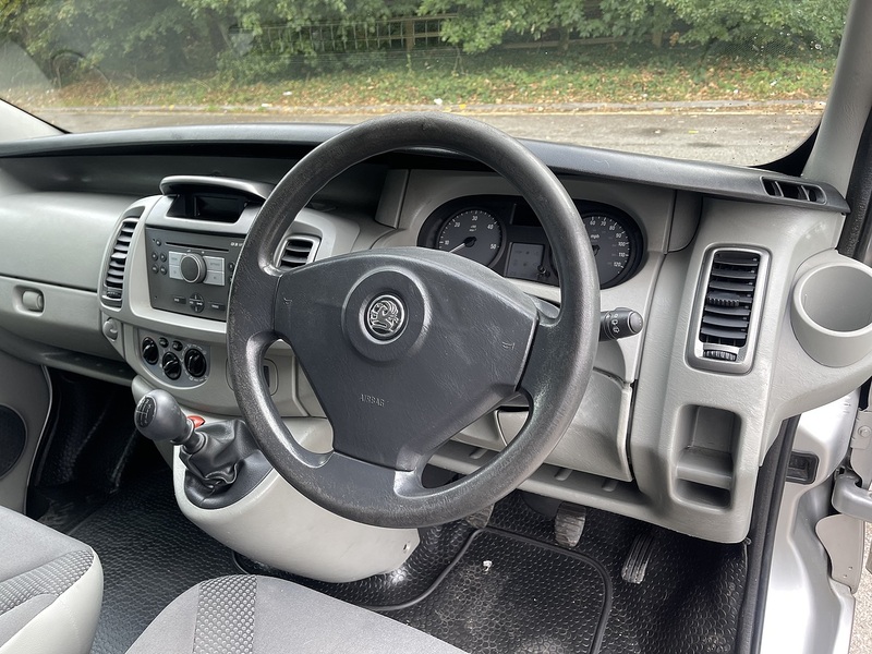 Vauxhall Vivaro 2.0 2900 CDTi 16v Combi FWD L3 H1 5dr - U1138