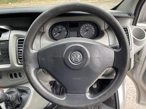 Vauxhall Vivaro 2.0 2900 CDTi 16v Combi FWD L3 H1 5dr - U1138