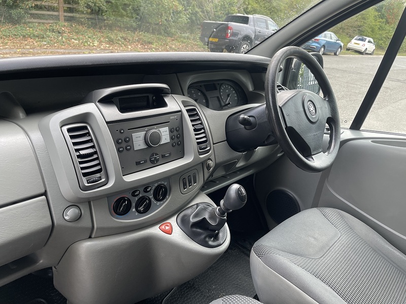 Vauxhall Vivaro 2.0 2900 CDTi 16v Combi FWD L3 H1 5dr - U1138