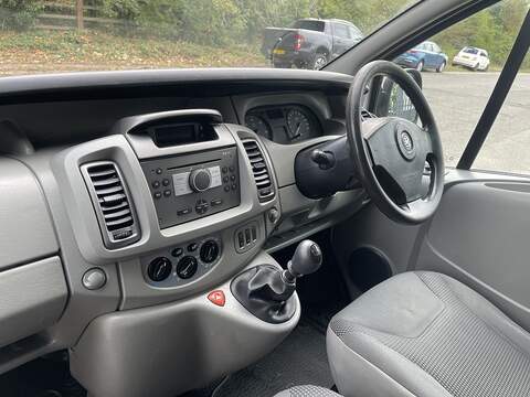 Vauxhall Vivaro 2.0 2900 CDTi 16v Combi FWD L3 H1 5dr - U1138