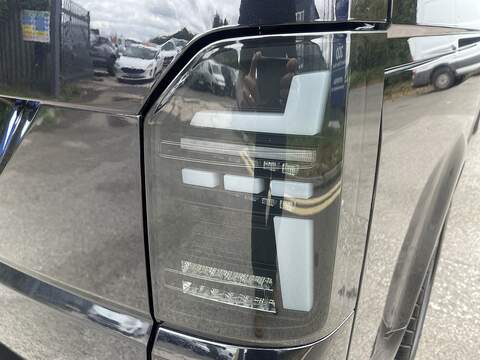 Volkswagen Transporter Transporter Highline Combi Van 1 Automatic Diesel - U1139