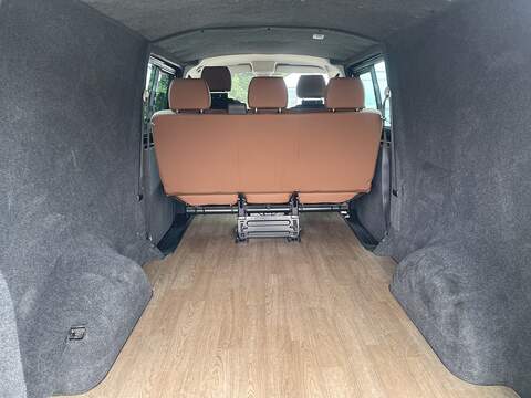 Volkswagen Transporter Transporter Highline Combi Van 1 Automatic Diesel - U1139