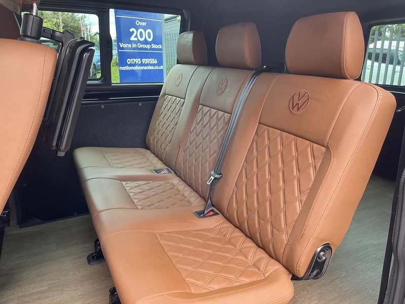 Volkswagen Transporter Transporter Highline Combi Van 1 Automatic Diesel - U1139