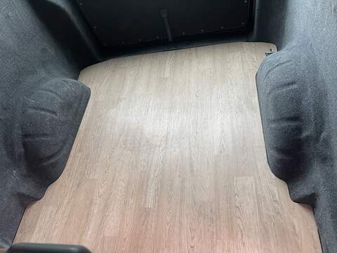 Volkswagen Transporter Transporter Highline Combi Van 1 Automatic Diesel - U1139