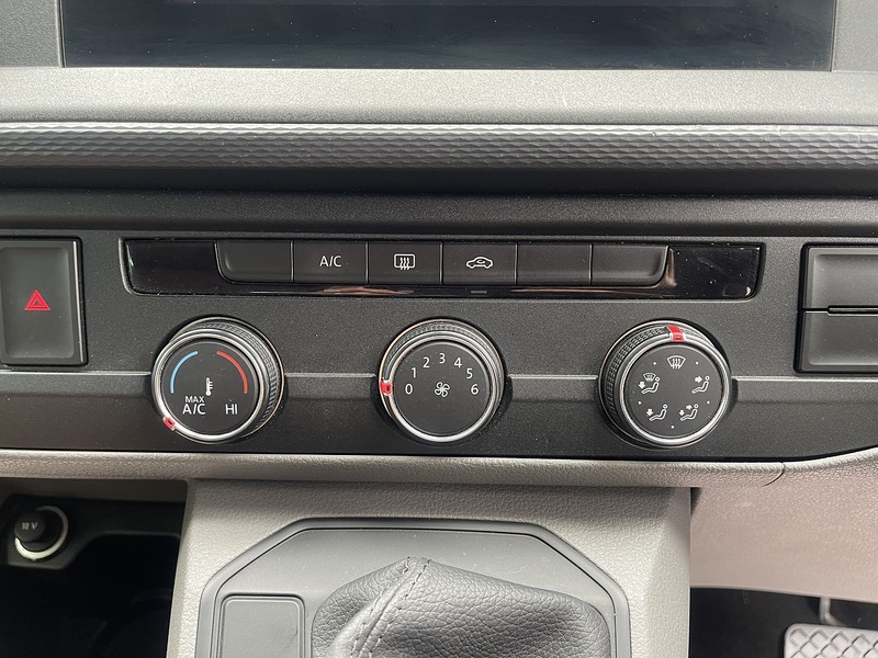 Volkswagen Transporter Transporter Highline Combi Van 1 Automatic Diesel - U1139