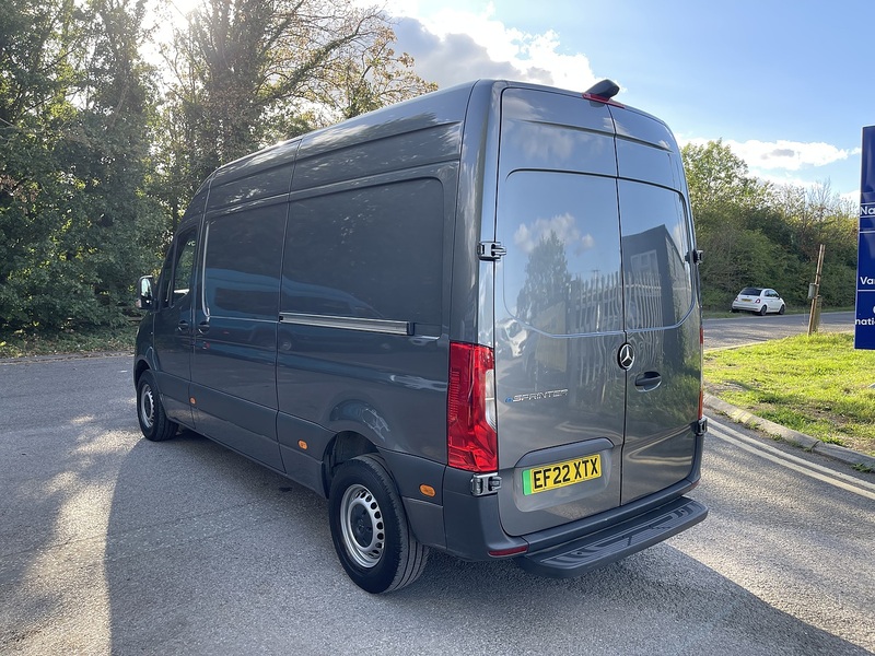 Mercedes-Benz eSprinter 55kWh Progressive Auto FWD L2 H2 5dr 20kW Charger - U1152