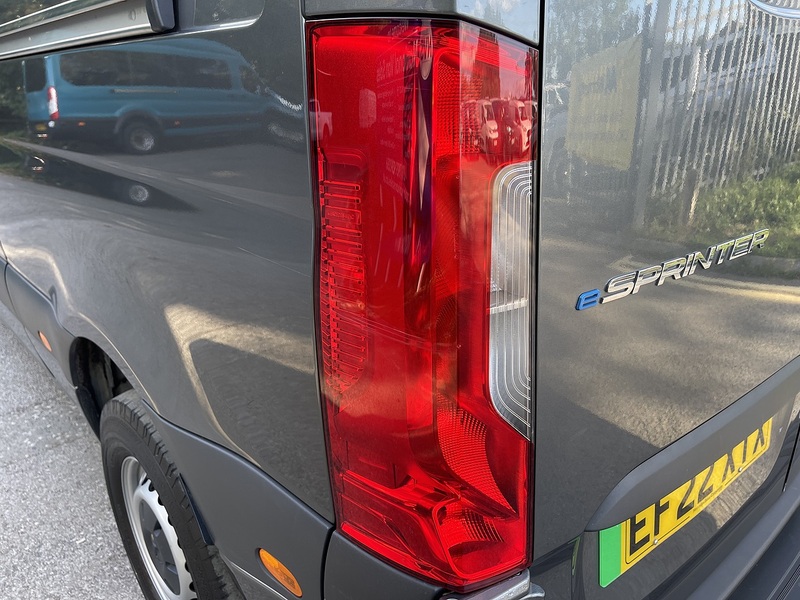Mercedes-Benz eSprinter 55kWh Progressive Auto FWD L2 H2 5dr 20kW Charger - U1152