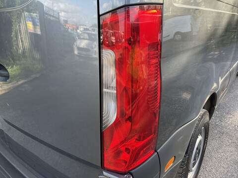 Mercedes-Benz eSprinter 55kWh Progressive Auto FWD L2 H2 5dr 20kW Charger - U1152