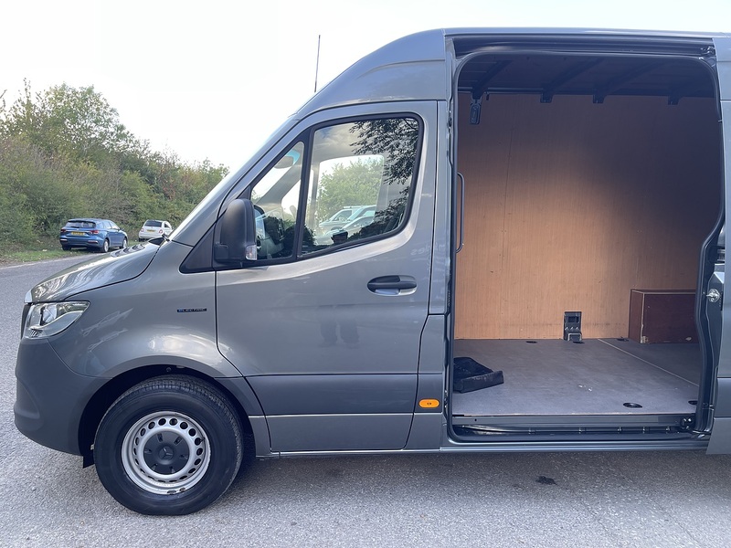 Mercedes-Benz eSprinter 55kWh Progressive Auto FWD L2 H2 5dr 20kW Charger - U1152