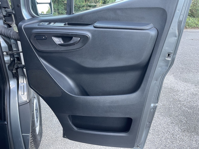 Mercedes-Benz eSprinter 55kWh Progressive Auto FWD L2 H2 5dr 20kW Charger - U1152