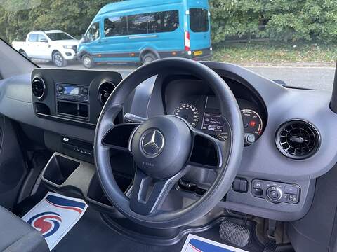Mercedes-Benz eSprinter 55kWh Progressive Auto FWD L2 H2 5dr 20kW Charger - U1152