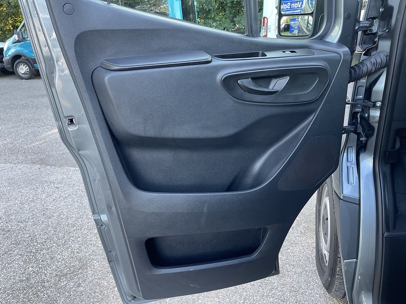 Mercedes-Benz eSprinter 55kWh Progressive Auto FWD L2 H2 5dr 20kW Charger - U1152