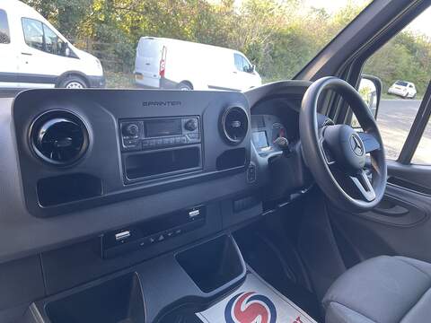 Mercedes-Benz eSprinter 55kWh Progressive Auto FWD L2 H2 5dr 20kW Charger - U1152
