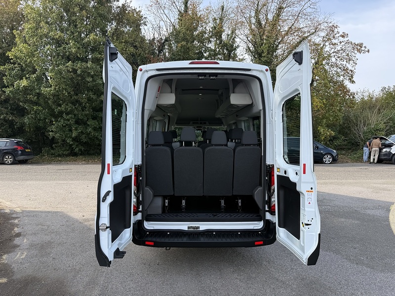Ford Transit 2.0 460 EcoBlue Leader Auto RWD L4 H3 Euro 6 (s/s) 5dr (17 Seat, DRW) - U1153