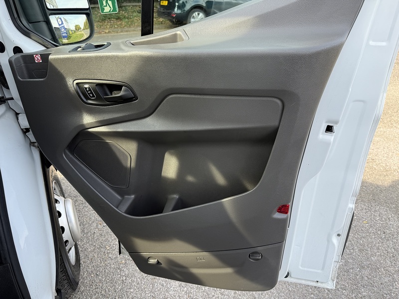 Ford Transit 2.0 460 EcoBlue Leader Auto RWD L4 H3 Euro 6 (s/s) 5dr (17 Seat, DRW) - U1153