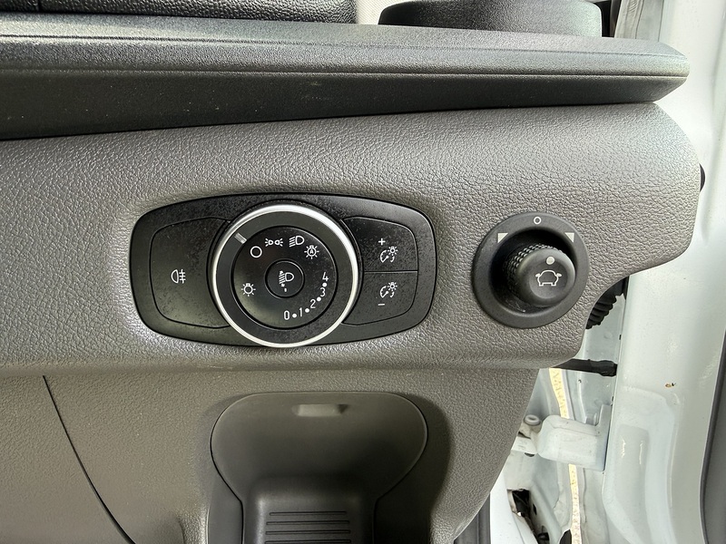 Ford Transit 2.0 460 EcoBlue Leader Auto RWD L4 H3 Euro 6 (s/s) 5dr (17 Seat, DRW) - U1153