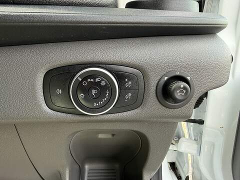 Ford Transit 2.0 460 EcoBlue Leader Auto RWD L4 H3 Euro 6 (s/s) 5dr (17 Seat, DRW) - U1153