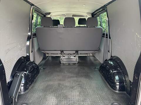 Volkswagen Transporter 2.0 TDI T32 Highline Kombi FWD SWB Euro 6 (s/s) 5dr - U1157
