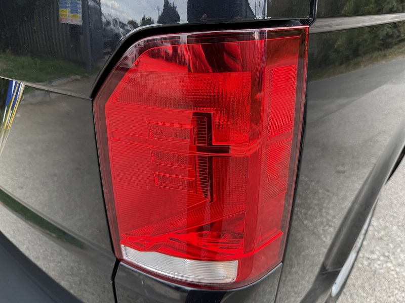 Volkswagen Transporter 2.0 TDI T32 Highline Kombi FWD SWB Euro 6 (s/s) 5dr - U1157