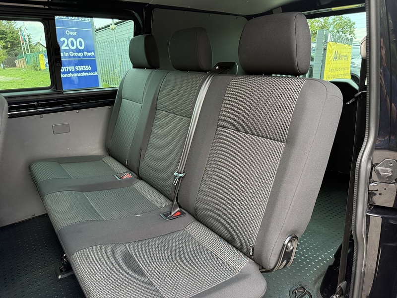 Volkswagen Transporter 2.0 TDI T32 Highline Kombi FWD SWB Euro 6 (s/s) 5dr - U1157