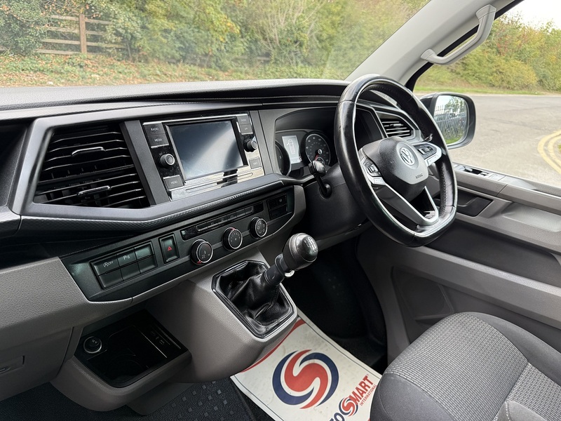 Volkswagen Transporter 2.0 TDI T32 Highline Kombi FWD SWB Euro 6 (s/s) 5dr - U1157