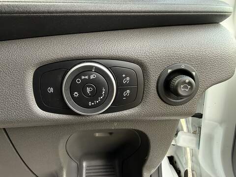 Ford Transit 2.0 350 EcoBlue HD Leader Luton 3dr Diesel Manual RWD L4 Euro 6 (s/s) (130 ps) - U1163