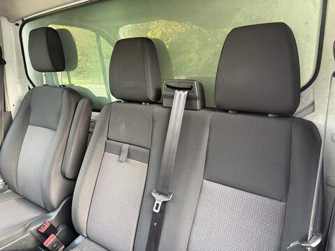 Ford Transit 2.0 350 EcoBlue HD Leader Luton 3dr Diesel Manual RWD L4 Euro 6 (s/s) (130 ps) - U1163