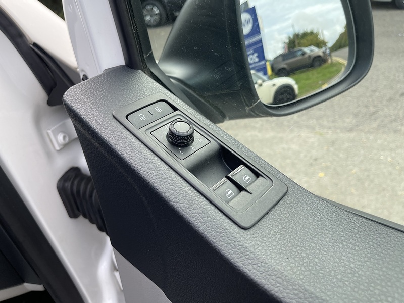 Volkswagen Transporter 2.0 TDI T30 Startline FWD LWB Euro 6 (s/s) 5dr - U1164
