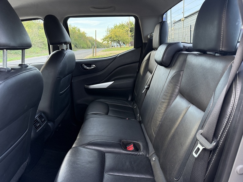 Nissan Navara 2.3 dCi Tekna 4WD Euro 6 (s/s) 4dr - U1173