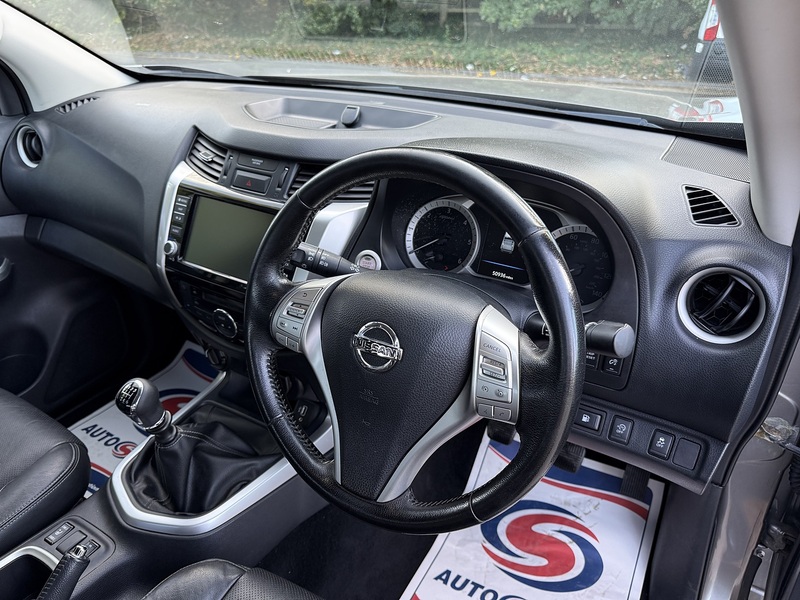 Nissan Navara 2.3 dCi Tekna 4WD Euro 6 (s/s) 4dr - U1173