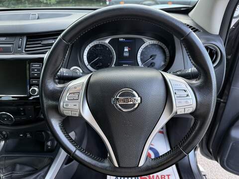 Nissan Navara 2.3 dCi Tekna 4WD Euro 6 (s/s) 4dr - U1173