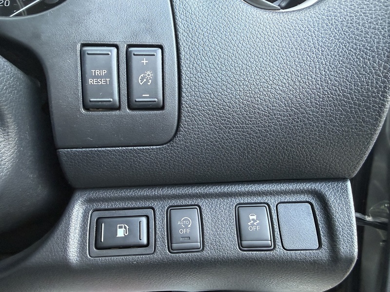 Nissan Navara 2.3 dCi Tekna 4WD Euro 6 (s/s) 4dr - U1173