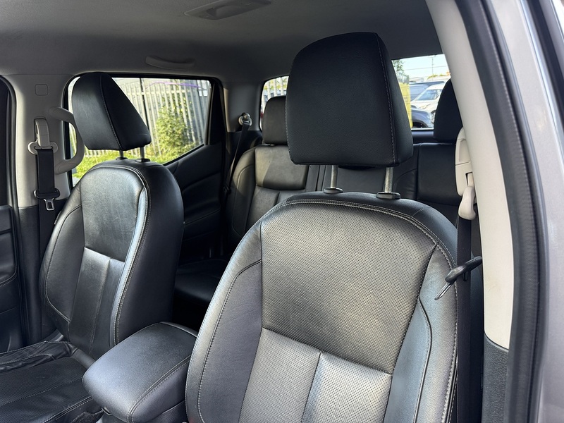Nissan Navara 2.3 dCi Tekna 4WD Euro 6 (s/s) 4dr - U1173