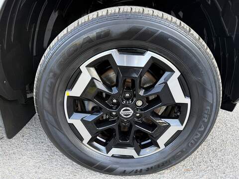 Nissan Navara 2.3 dCi Tekna 4WD Euro 6 (s/s) 4dr - U1173