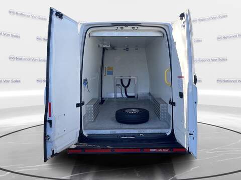Volkswagen Crafter Volkswagen Crafter 2.0 TDI Auto Fridge. - U1174