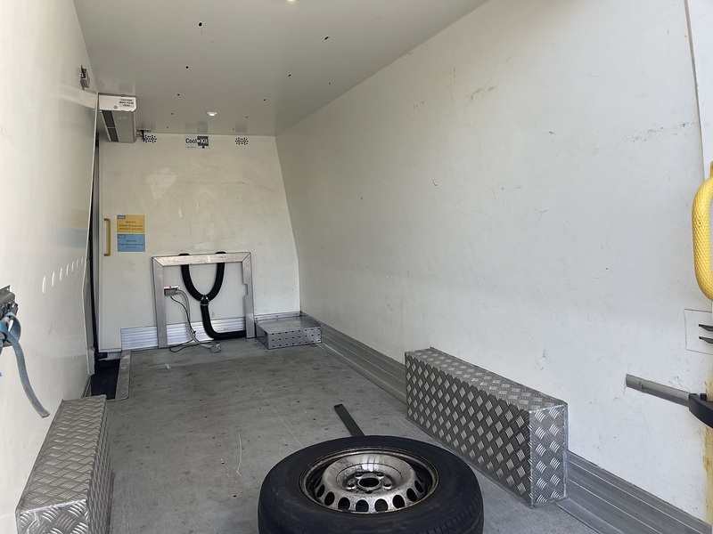 Volkswagen Crafter Volkswagen Crafter 2.0 TDI Auto Fridge. - U1174
