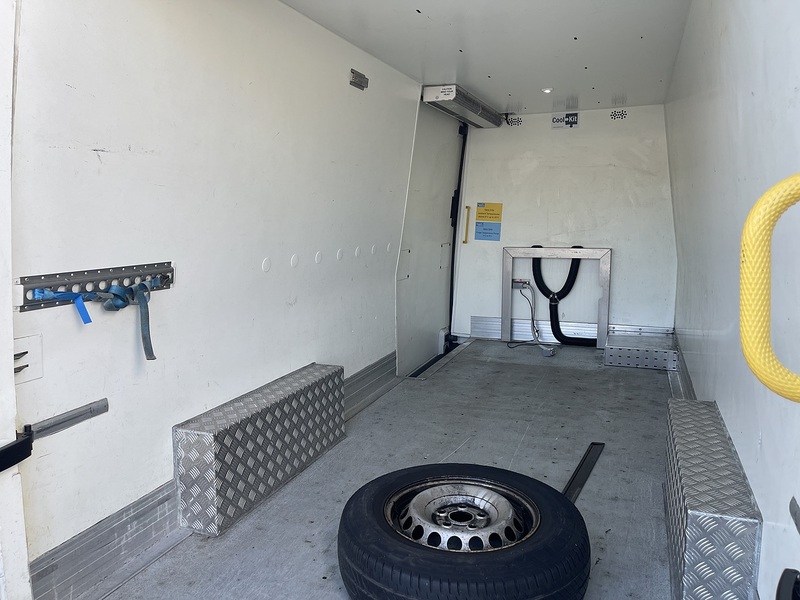 Volkswagen Crafter Volkswagen Crafter 2.0 TDI Auto Fridge. - U1174