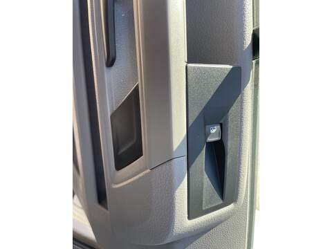 Volkswagen Crafter Volkswagen Crafter 2.0 TDI Auto Fridge. - U1174