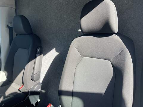 Volkswagen Crafter Volkswagen Crafter 2.0 TDI Auto Fridge. - U1174