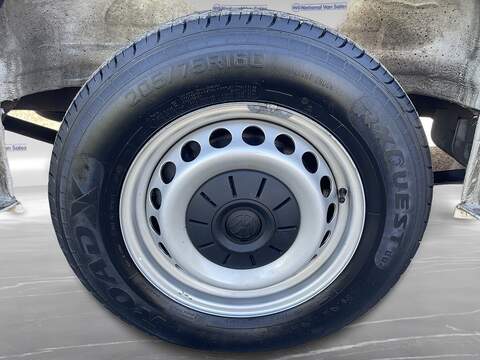 Volkswagen Crafter Volkswagen Crafter 2.0 TDI Auto Fridge. - U1174