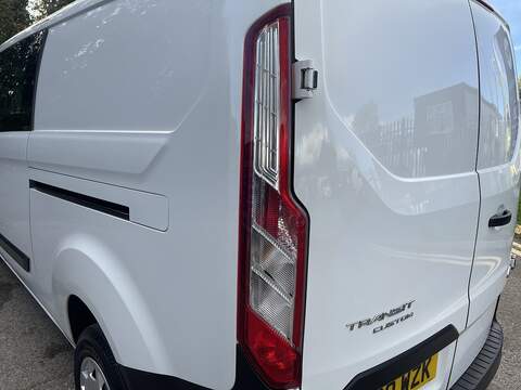 Ford Transit Custom 2.0 300 EcoBlue Leader Crew Van L2 H1 Euro 6 (s/s) 5dr - U1185