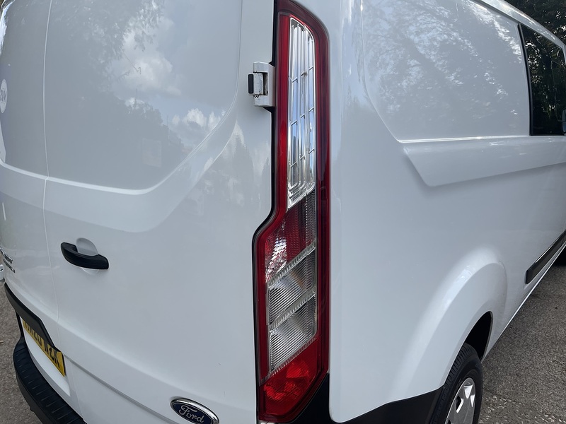 Ford Transit Custom 2.0 300 EcoBlue Leader Crew Van L2 H1 Euro 6 (s/s) 5dr - U1185