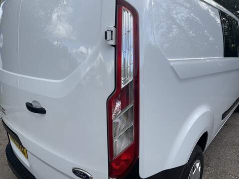Ford Transit Custom 2.0 300 EcoBlue Leader Crew Van L2 H1 Euro 6 (s/s) 5dr - U1185