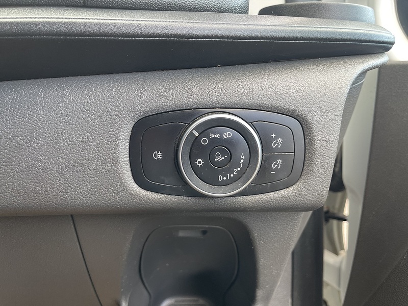 Ford Transit Custom 2.0 300 EcoBlue Leader Crew Van L2 H1 Euro 6 (s/s) 5dr - U1185