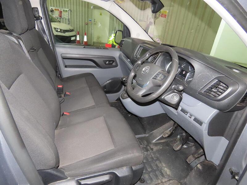 Vauxhall Vivaro 2.0 Turbo D 3100 Dynamic L2 H1 Euro 6 (s/s) 6dr - U1188