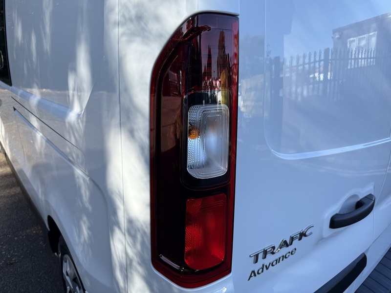 Renault Trafic 2.0 dCi Blue LL30 Advance Crew Van L2 H1 Euro 6 (s/s) 6dr - U1196