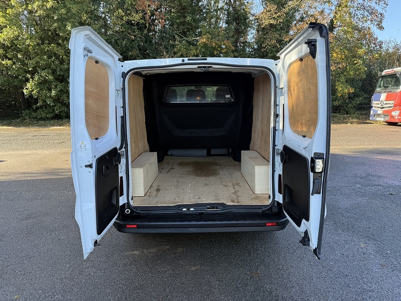 Renault Trafic 2.0 dCi Blue LL30 Advance Crew Van L2 H1 Euro 6 (s/s) 6dr - U1196